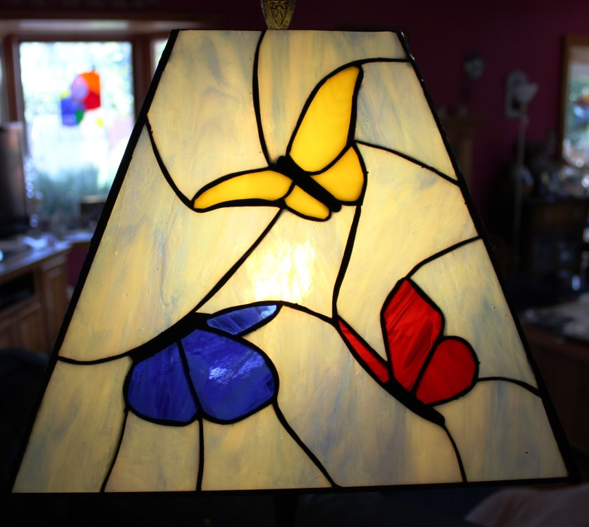 Stained-glass lamp side 4, butterflies